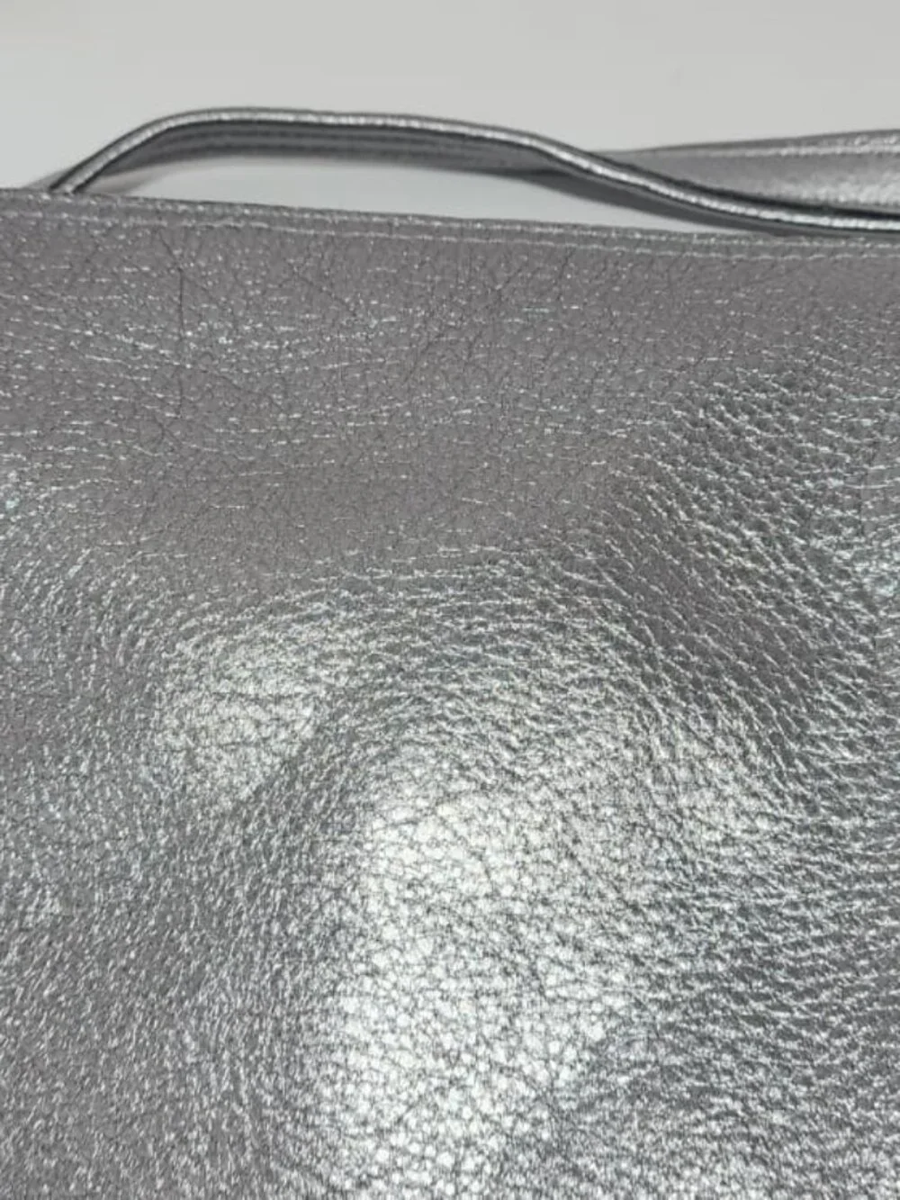 Coach - Matte Silver Leather Crossbody with tab pockets - Picture 4 of 5